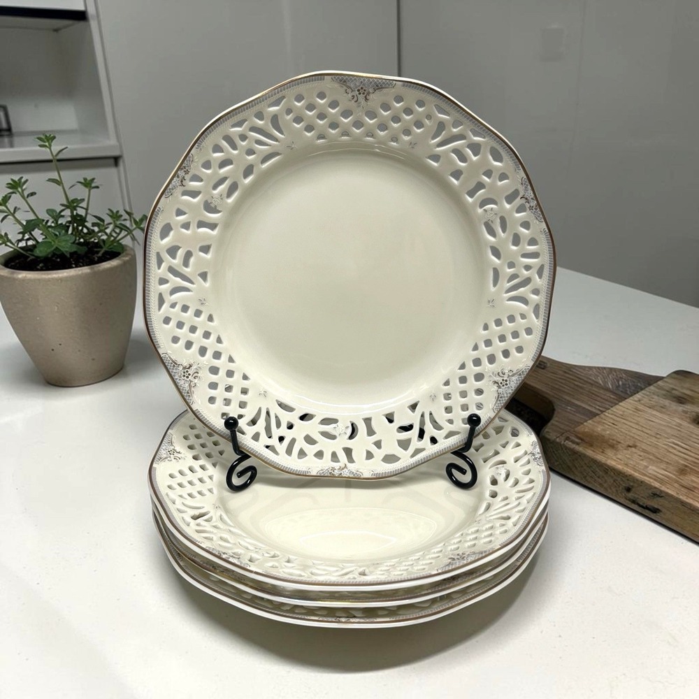 Oscar De La Renta Fine China UH 105 Bouquet Gray Reticulated Plates Set 6.75"
